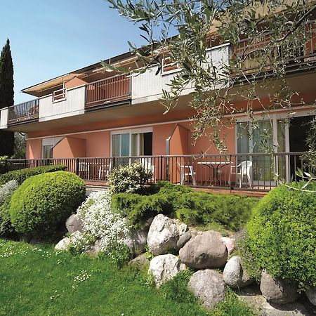 Residence La Madonnina Лимоне сул Гарда Екстериор снимка