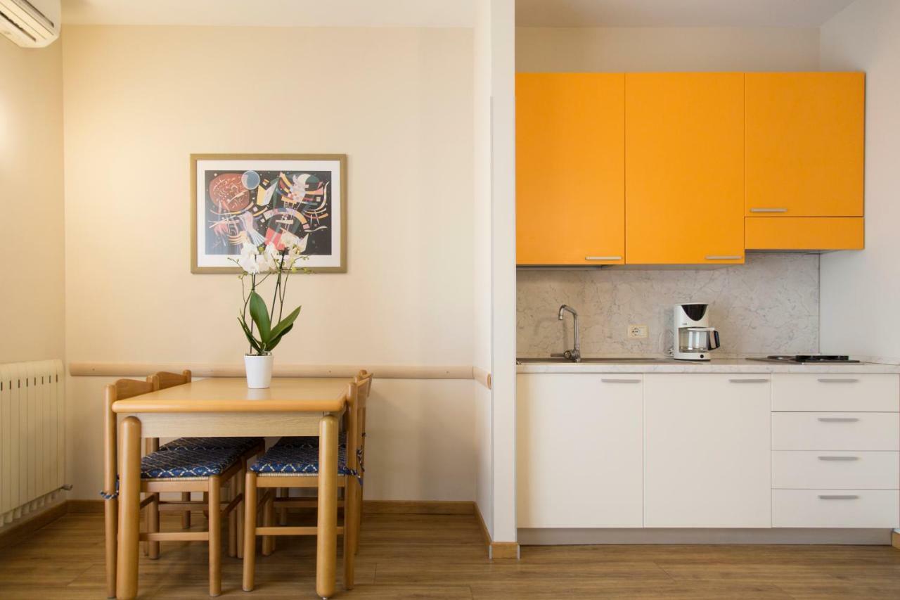Residence La Madonnina Лимоне сул Гарда Екстериор снимка